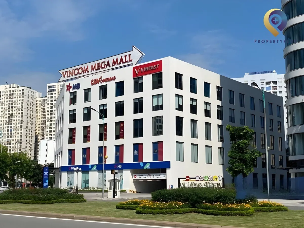 Tòa nhà Tower 1 Times City nhìn từ góc đường chính